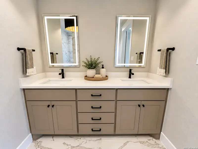 Furnished interior view inside a new home in , Canyon Lake (Image 15).