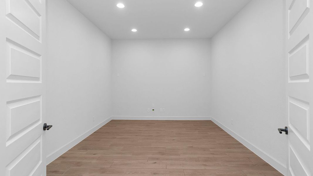 Spacious, unfurnished interior of a new home in The Highlands 65', Porter (Image 15).