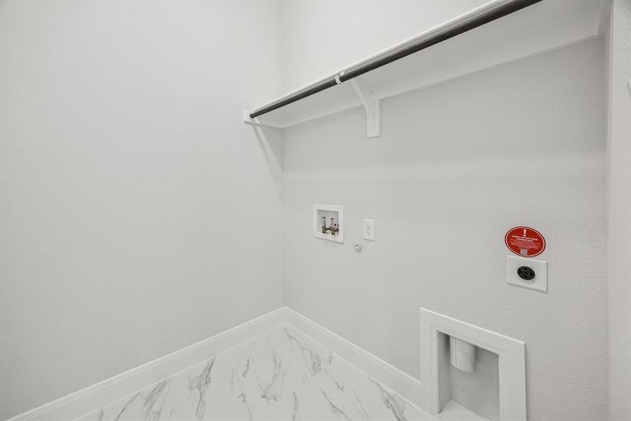 Spacious, unfurnished interior of a new home in Elements at Viridian - Garden Series, Arlington (Image 16). Spacious, unfurnished interior of a new home in Elements at Viridian - Garden Series, Arlington (Image 16).