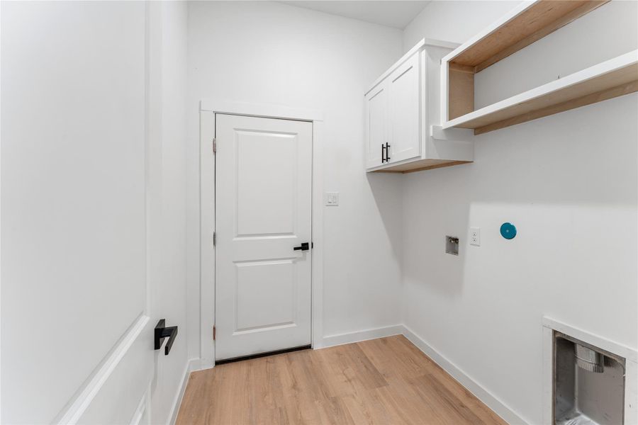 Laundry Room with option for a gas dryer! Laundry Room with option for a gas dryer!