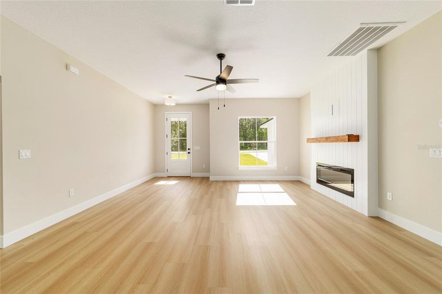 Spacious, unfurnished interior of a new home in , Ocala (Image 21).