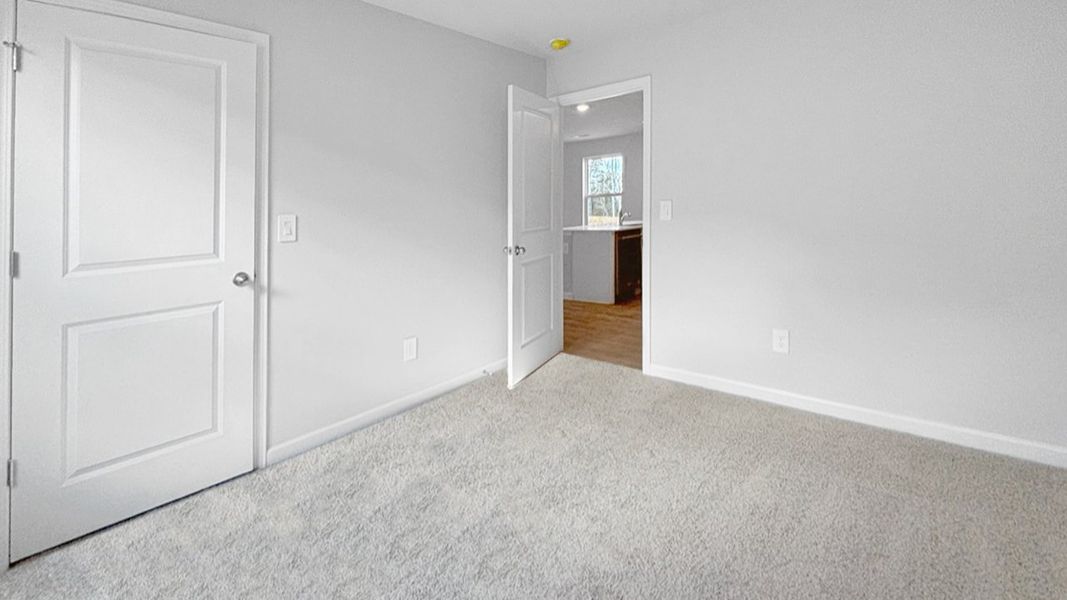 Spacious, unfurnished interior of a new home in Saddle Trace, Lewisburg (Image 19).