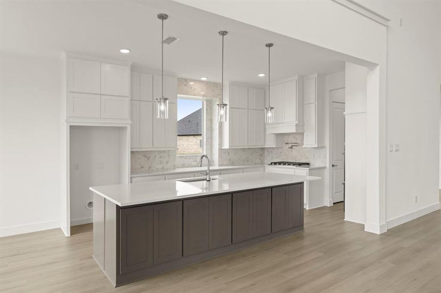 11. 9920 Buckingham - Kitchen (2)