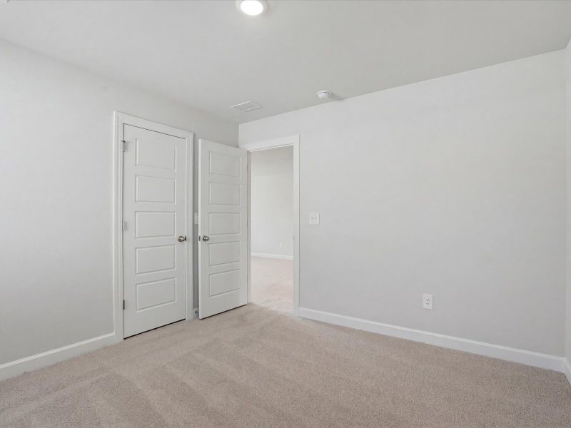 Spacious, unfurnished interior of a new home in Collier Ridge, Moore (Image 18).