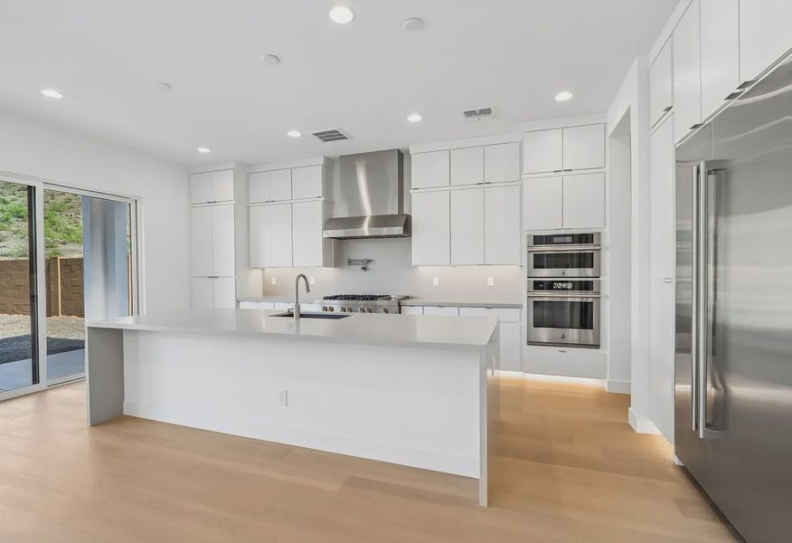Kitchen - 9 of 19