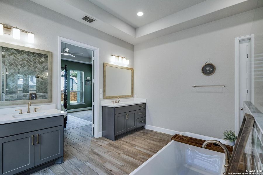 Furnished interior view inside a new home in Balcones Creek 70', Boerne (Image 11).