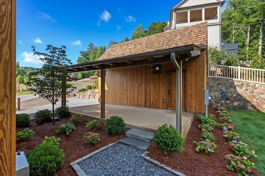 Exterior details and patio area of a home in , Clarkesville (Image 4).