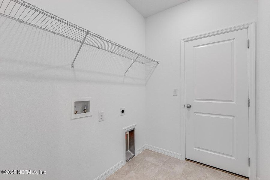 Furnished interior view inside a new home in Coopers Meadow, Jacksonville (Image 11).