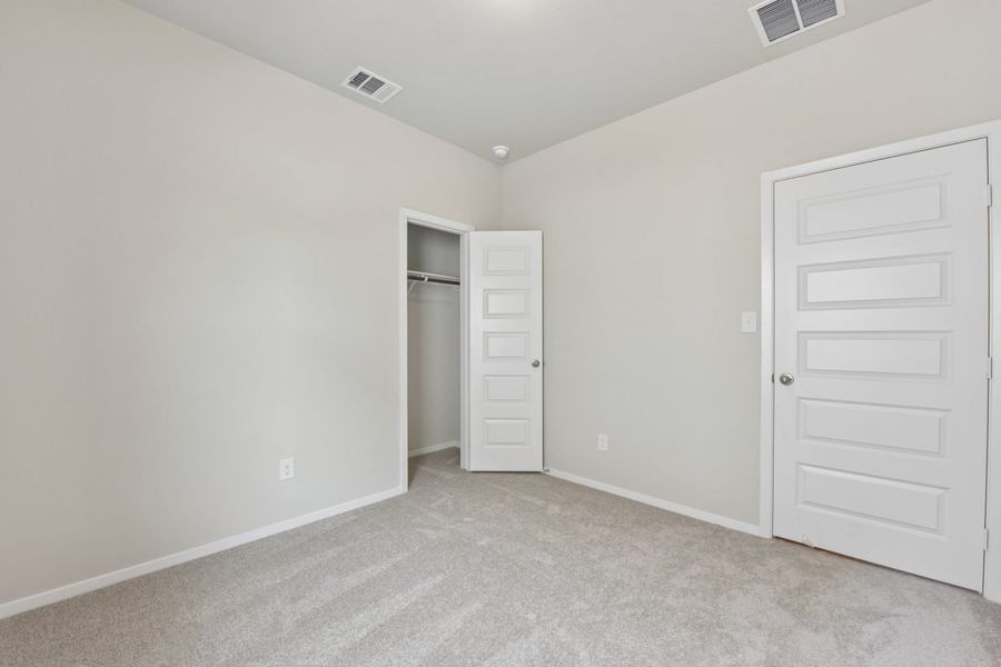 Spacious, unfurnished interior of a new home in Edgebrooke, Pflugerville (Image 21).
