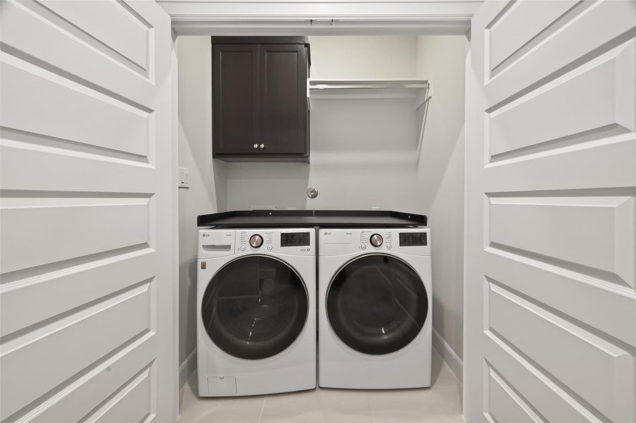 Close-up of interior finishes inside a home in The Corner At Buffalo Pointe, Houston (Image 19).