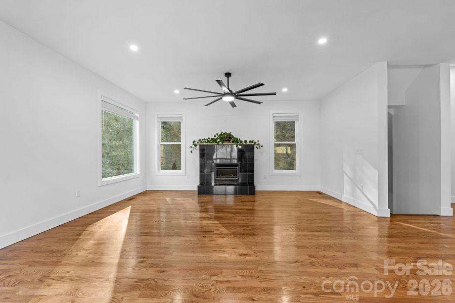 Spacious, unfurnished interior of a new home in , Weaverville (Image 35).