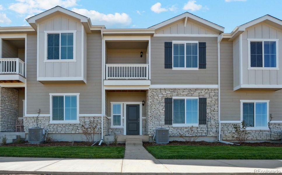 Exterior details and patio area of a home in , Fort Lupton (Image 4).