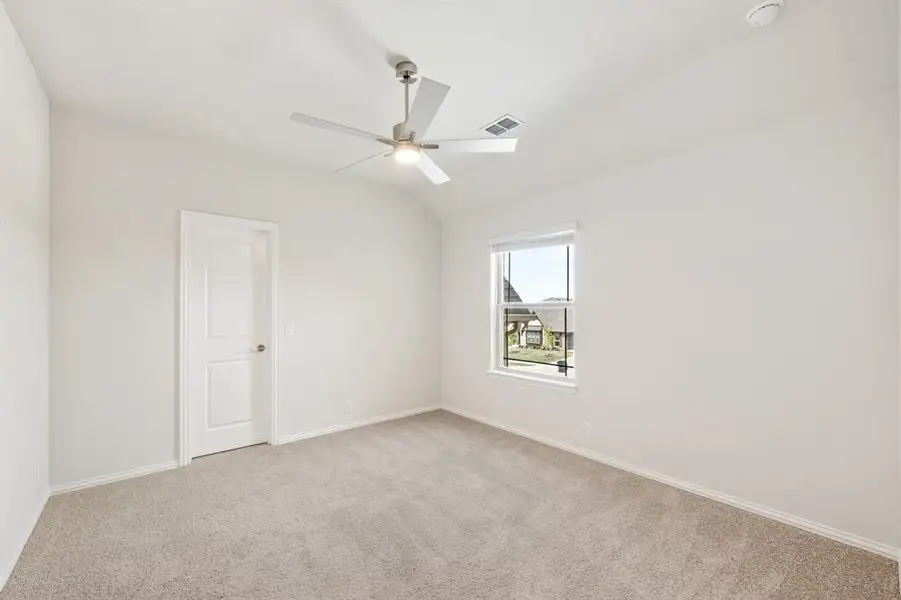Spacious, unfurnished interior of a new home in Hayes Crossing, Midlothian (Image 35).