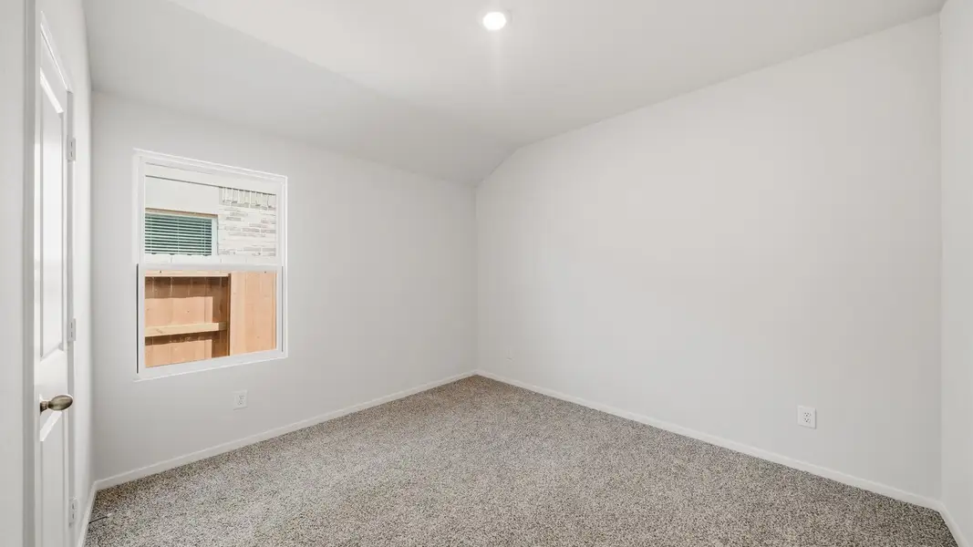 Spacious, unfurnished interior of a new home in Sunterra Lakes, Brookshire (Image 16).