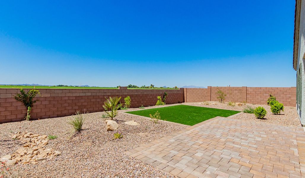 Image 42 representing the Kingston by D.R. Horton in Barnett Village, Marana, AZ.