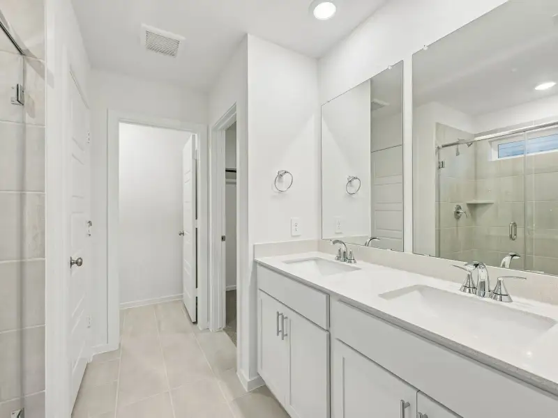 Furnished interior view inside a new home in Webercrest Heights, Houston (Image 4).