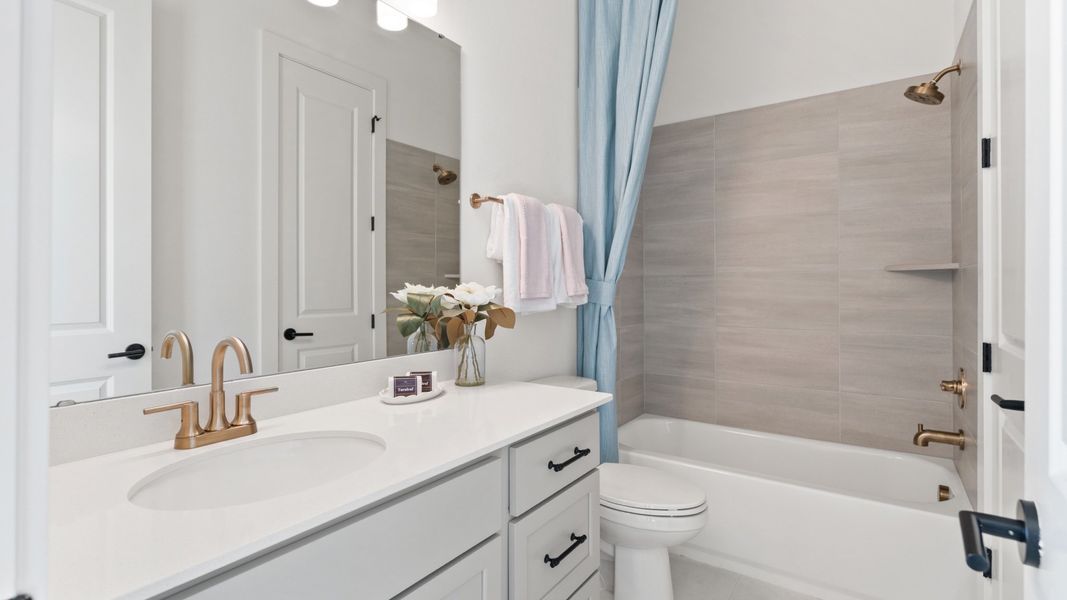 Furnished interior in a model home at Star Farms At Lakewood Ranch 50' in Lakewood Ranch (Image 10).