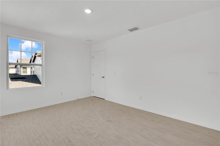 Spacious, unfurnished interior of a new home in , Winter Garden (Image 15). Spacious, unfurnished interior of a new home in , Winter Garden (Image 15).