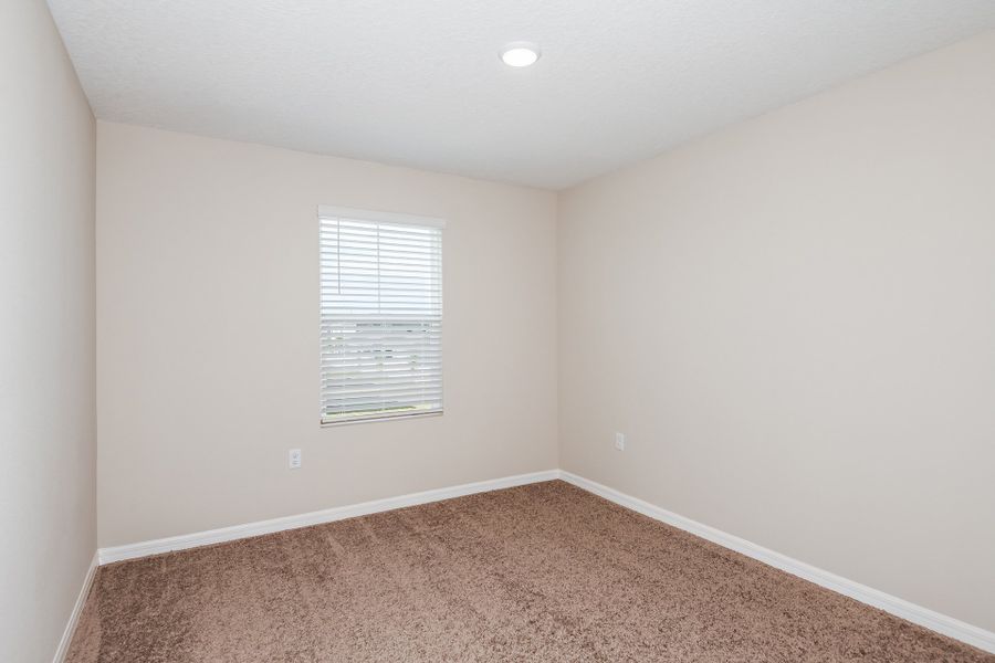 Spacious, unfurnished interior of a new home in Pasadena Ridge, Dade City (Image 18).