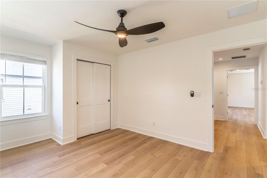 Spacious, unfurnished interior of a new home in , Orlando (Image 19).