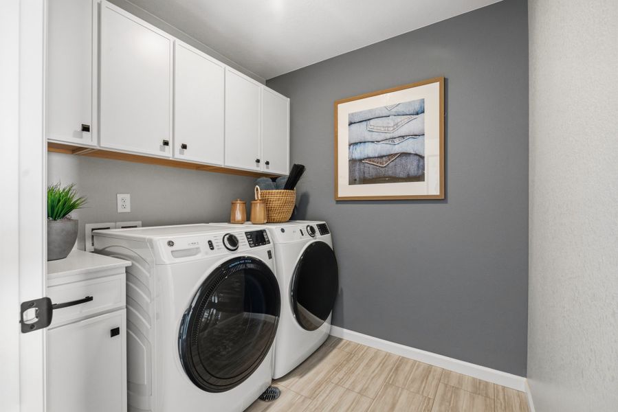 Representative furnished interior of a home built from the 4008 by Risewell Homes in Harvest Crossing, Aurora (Image 15).