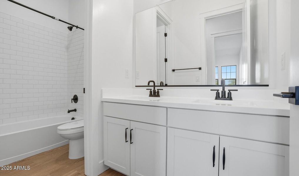 Edgewood Lot #165 Hall Bath (Large)