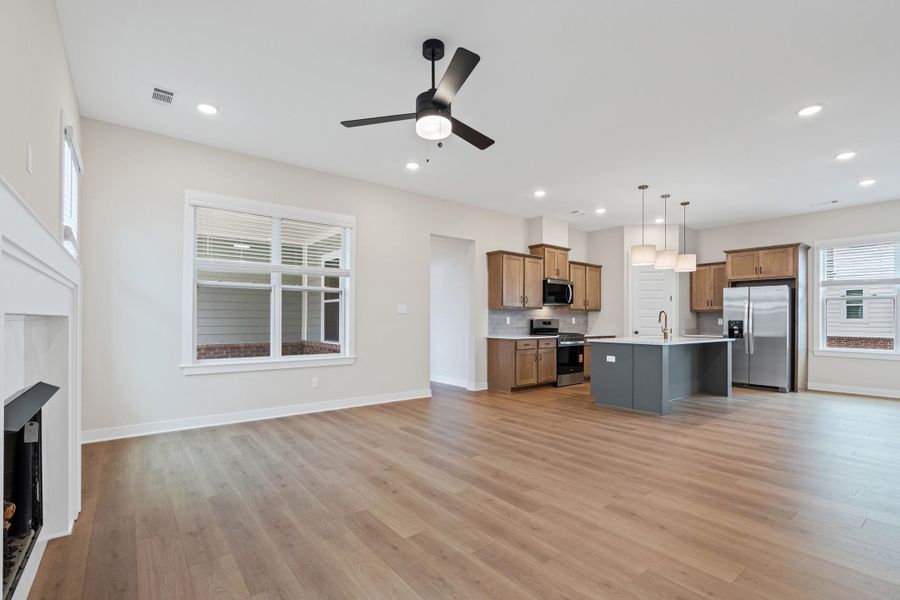 Spacious, unfurnished interior of a new home in Twin Oaks, Oakland (Image 14).