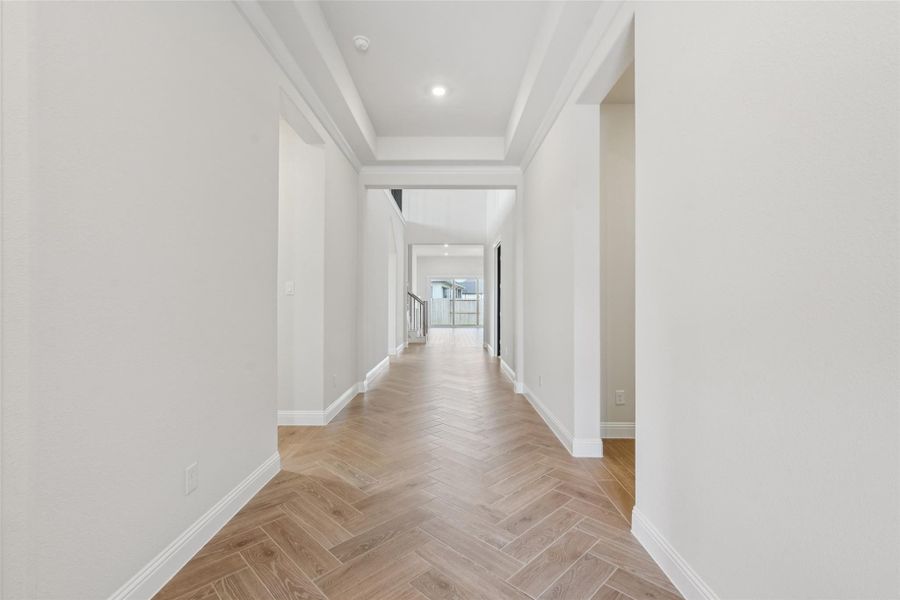 Spacious, unfurnished interior of a new home in Sienna 65', Missouri City (Image 30).