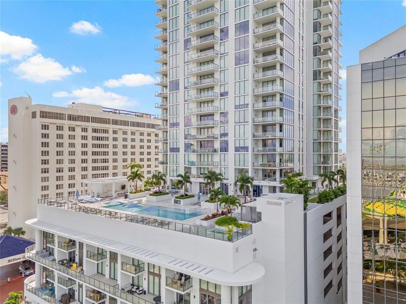 Condo located in St. Petersburg, FL showcasing its design and architecture (Image 3). Condo located in St. Petersburg, FL showcasing its design and architecture (Image 3).