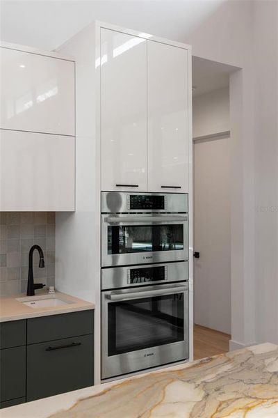 Furnished interior view inside a new home in , Sarasota (Image 71).