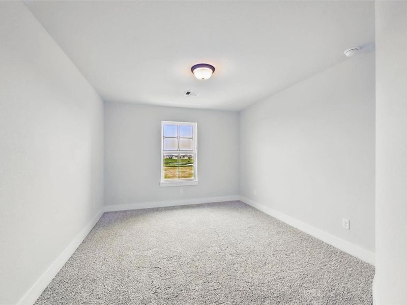 Spacious, unfurnished interior of a new home in Lago Mar, Texas City (Image 38).