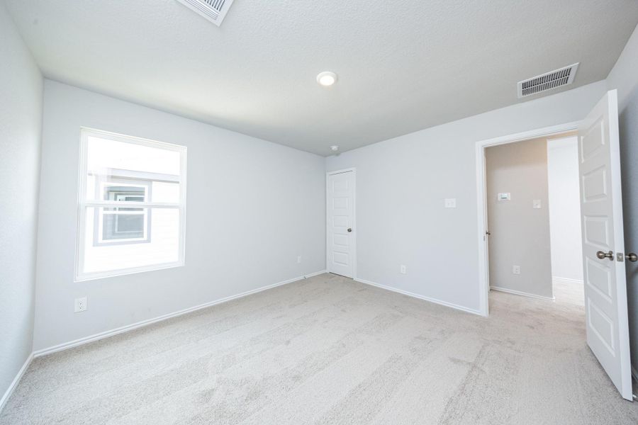 Spacious, unfurnished interior of a new home in Townsend Reserve, Splendora (Image 15).