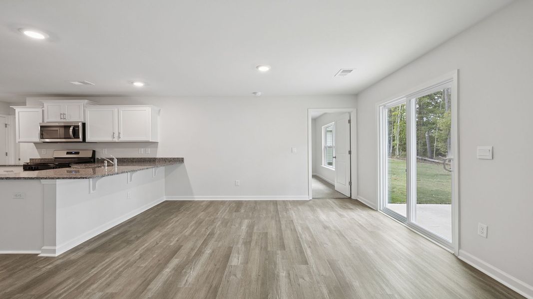 Spacious, unfurnished interior of a new home in Bentley Park, Greenwood (Image 18).