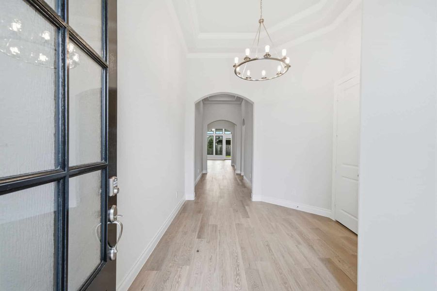 Spacious, unfurnished interior of a new home in Bridgeland 50′, Cypress (Image 14).