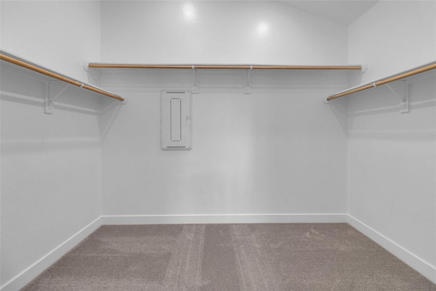 Spacious, unfurnished interior of a new home in Midline, Webster (Image 19).