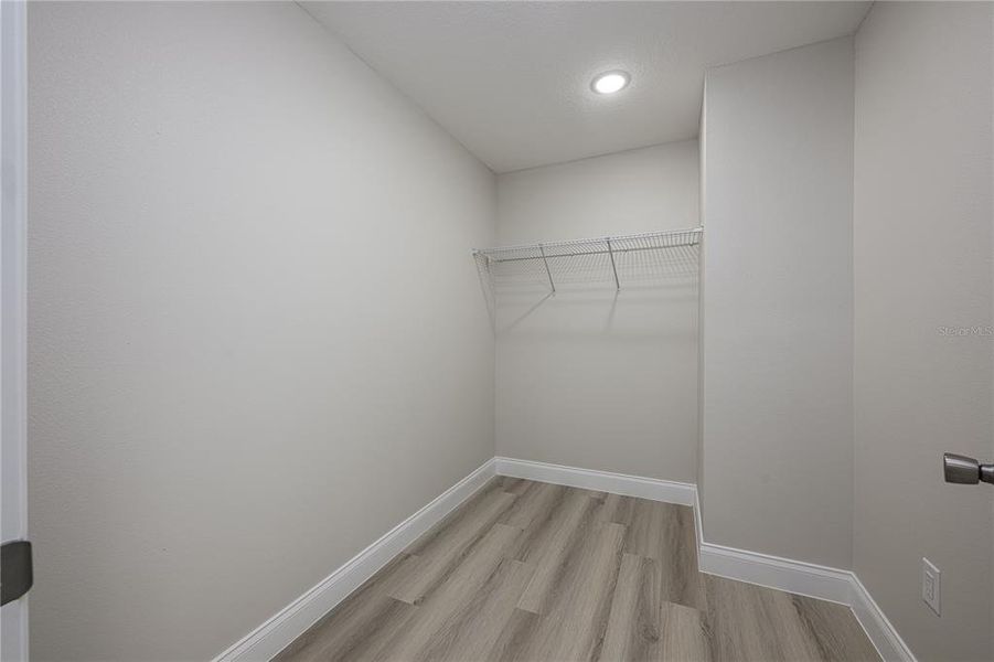 Spacious, unfurnished interior of a new home in , Deland (Image 20).