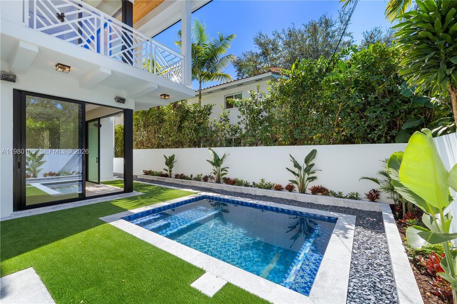 Exterior details and patio area of a home in , Coral Gables (Image 3).