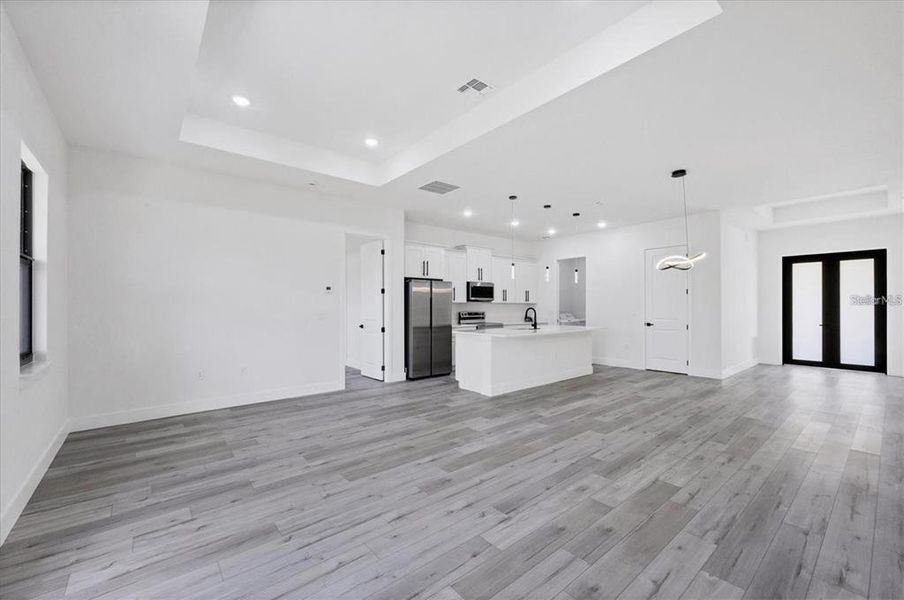 Spacious, unfurnished interior of a new home in , Punta Gorda (Image 8).