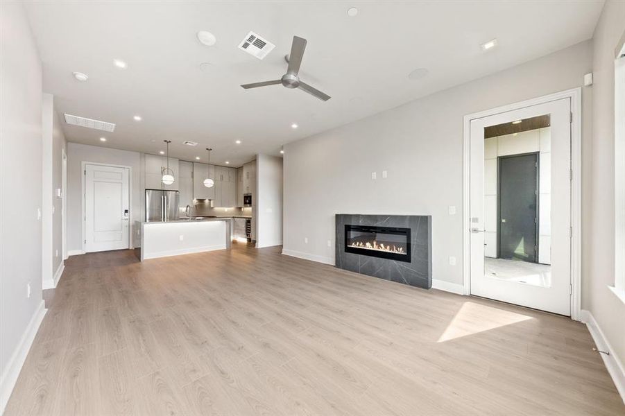 Spacious, unfurnished interior of a new home in , Dallas (Image 14).