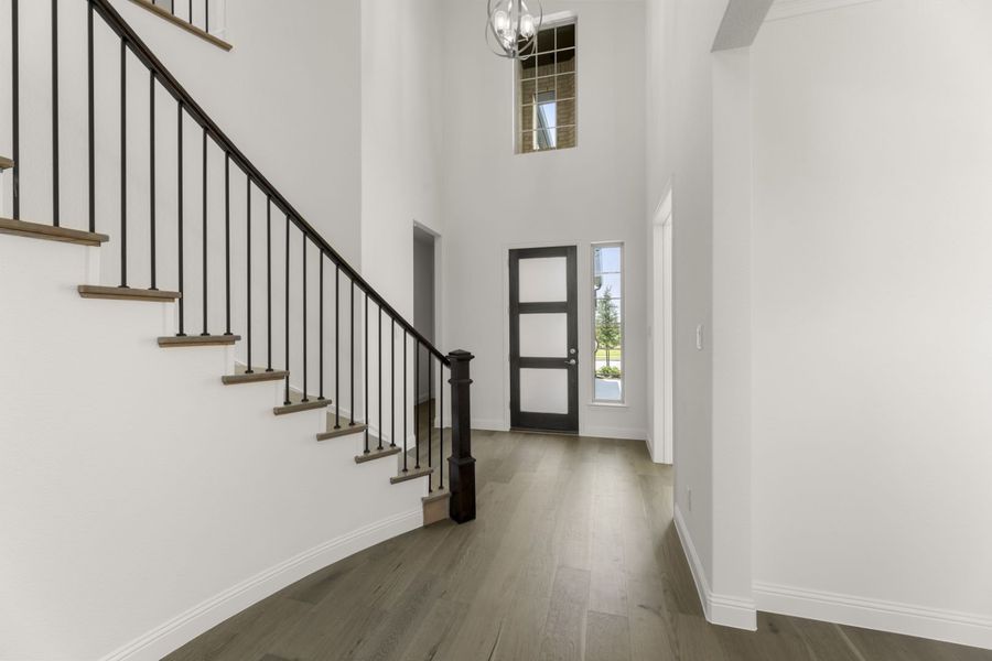 Representative unfurnished interior of a home built from the Ramsey by Windsor Homes in Estates at Rockhill, Frisco (Image 17).
