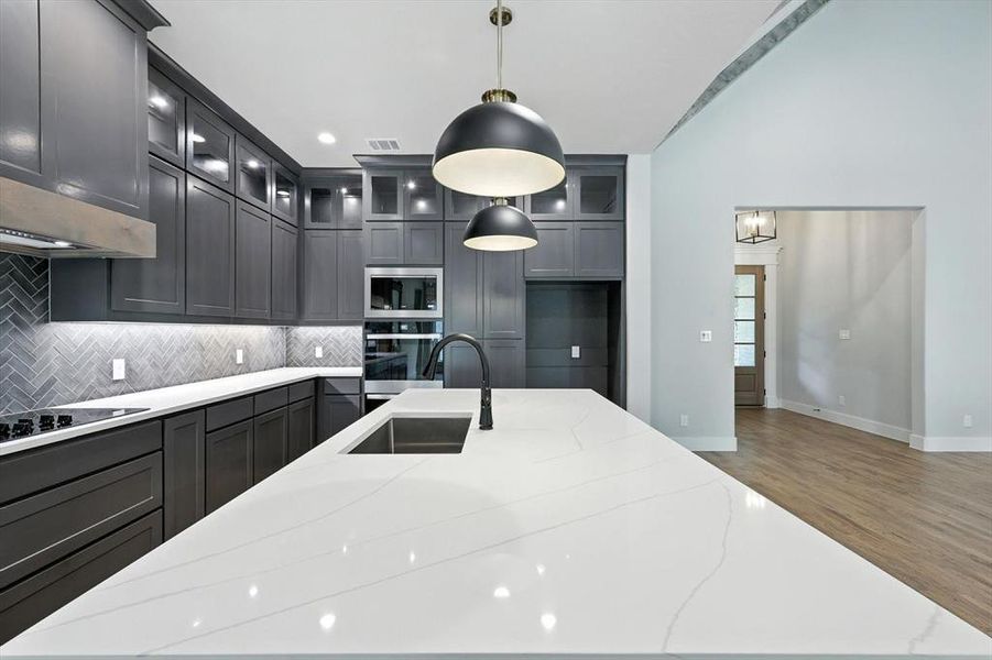 Furnished interior view inside a new home in , Waxahachie (Image 10).