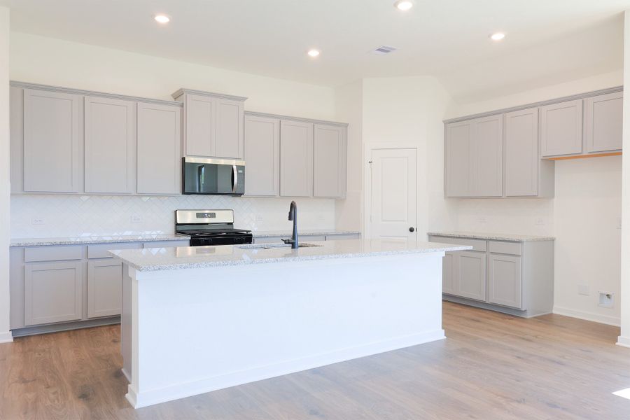 Furnished interior view inside a new home in Emberly  45', Beasley (Image 8).
