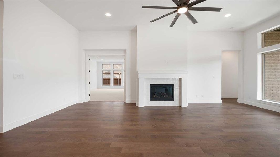 Spacious, unfurnished interior of a new home in Hillstead, Lavon (Image 19).