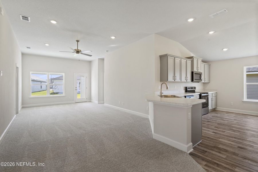 Image 12 of a home in Summerglen. Image 12 of a home in Summerglen.