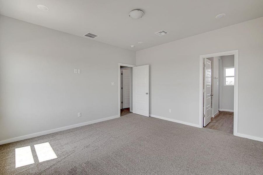 Spacious, unfurnished interior of a new home in Trails of Fossil Creek, Fort Worth (Image 22). Spacious, unfurnished interior of a new home in Trails of Fossil Creek, Fort Worth (Image 22).