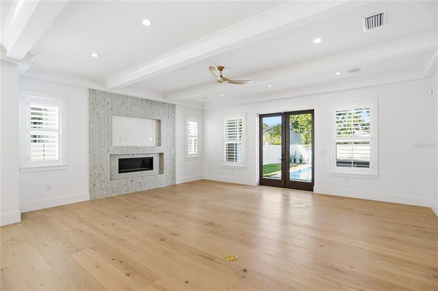 Spacious, unfurnished interior of a new home in , Winter Garden (Image 46).