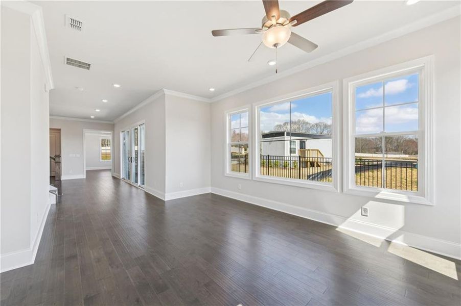 Spacious, unfurnished interior of a new home in Aberdeen, Hoschton (Image 41).