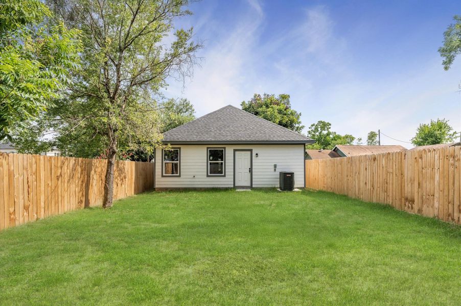 Front exterior of a new home in , Houston, TX, highlighting curb appeal (Image 25).