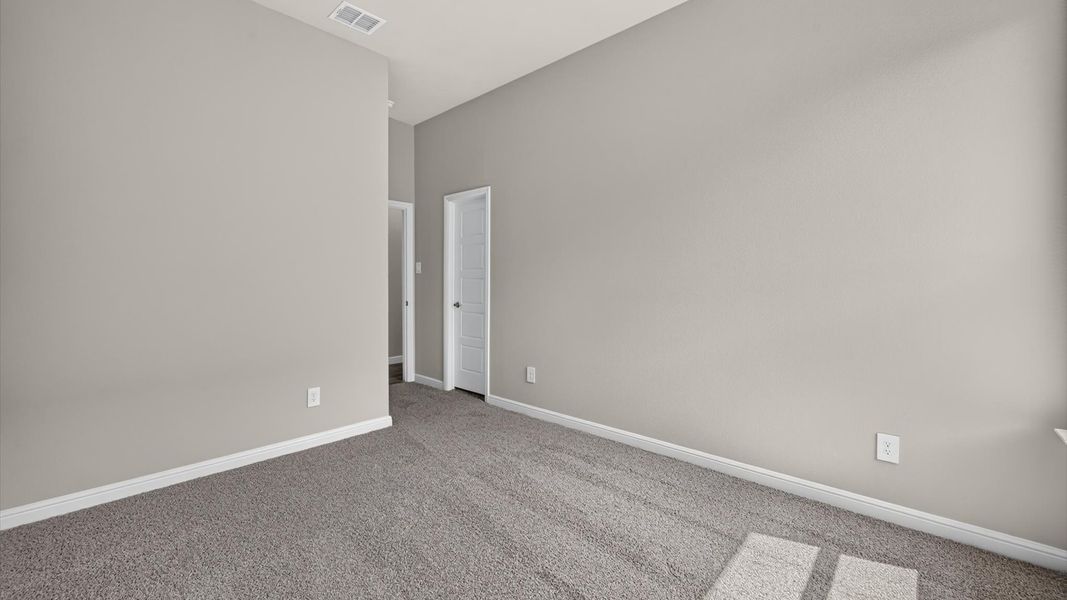 Spacious, unfurnished interior of a new home in Lakeview Pointe, Grand Prairie (Image 22).
