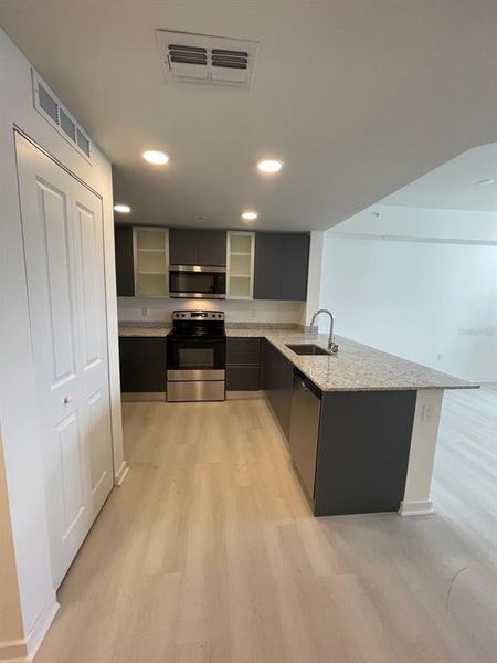 Furnished interior view inside a new home in , Orlando (Image 9).